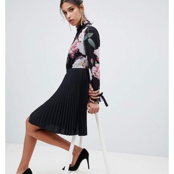 Ted Baker London Black and Floral dress (TB Size 4) - Picture 2 of 8